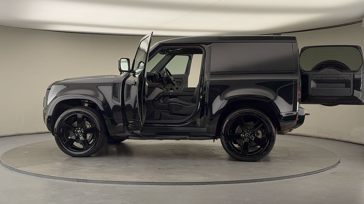 More views of Land Rover Defender 90