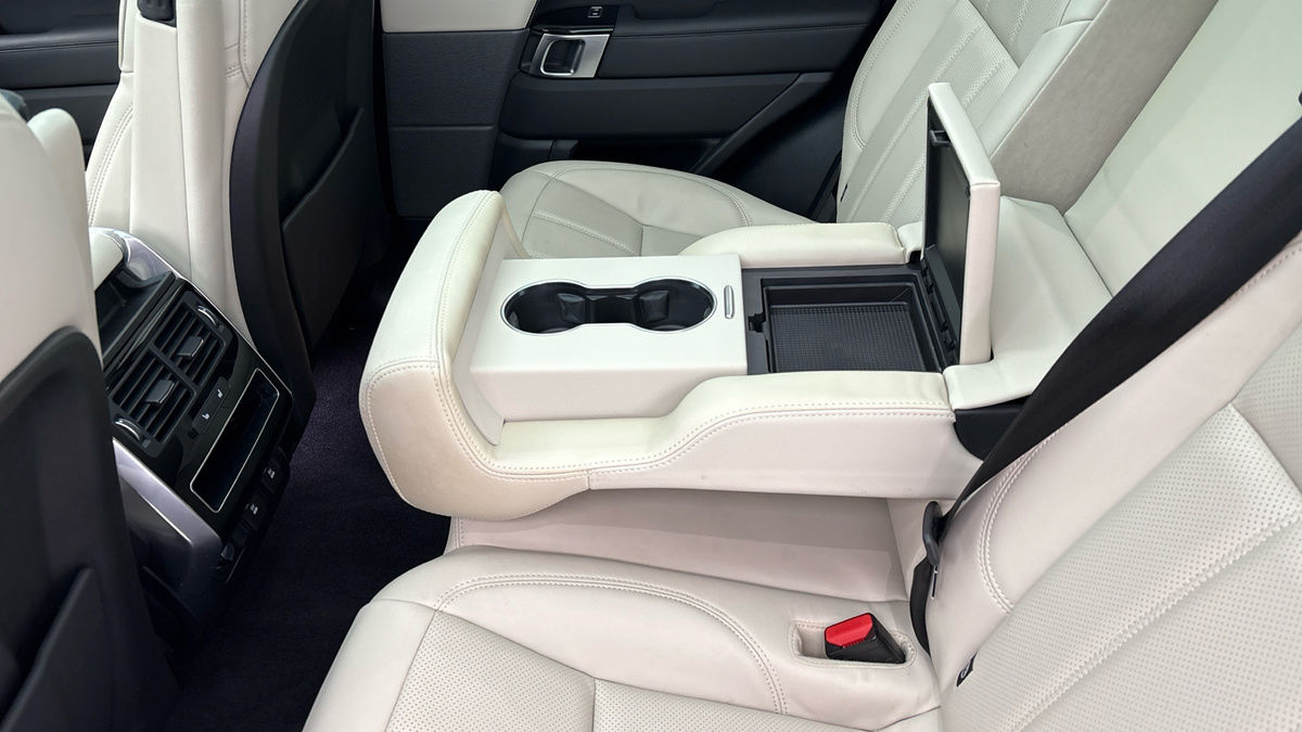 Land Rover Range Rover Sport Image 9