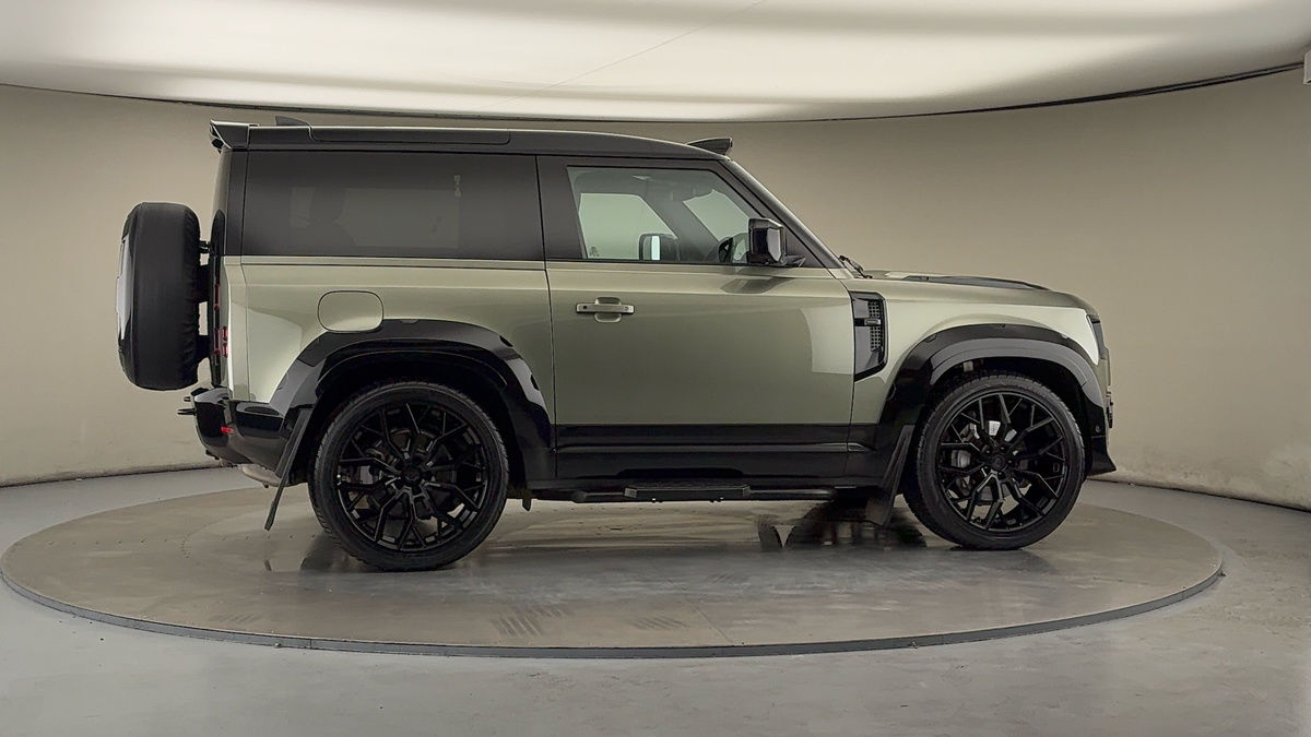 More views of Land Rover Defender 90