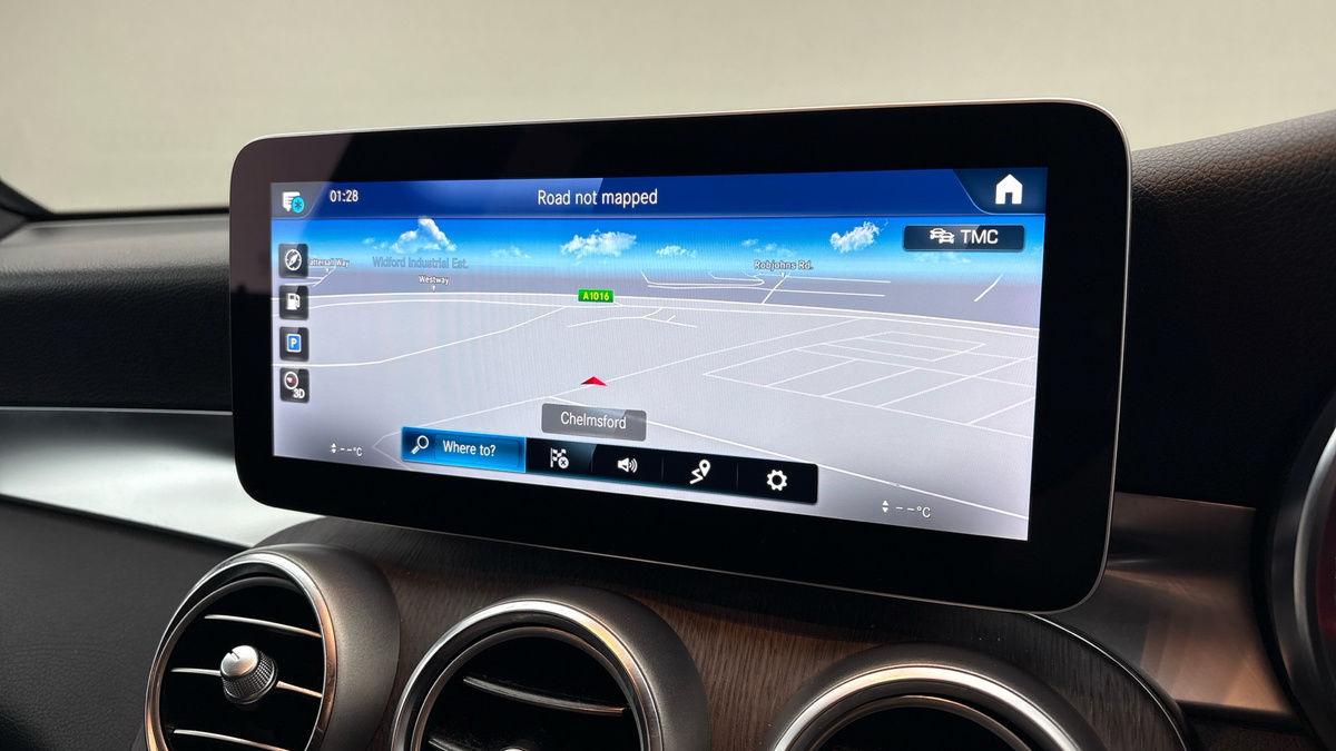 Mercedes-Benz GLC Image 17