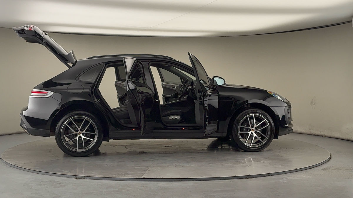 More views of Porsche Macan