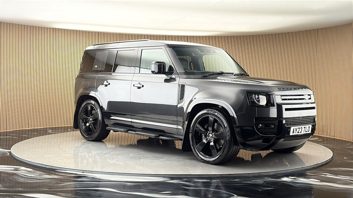 More views of Land Rover Defender 110