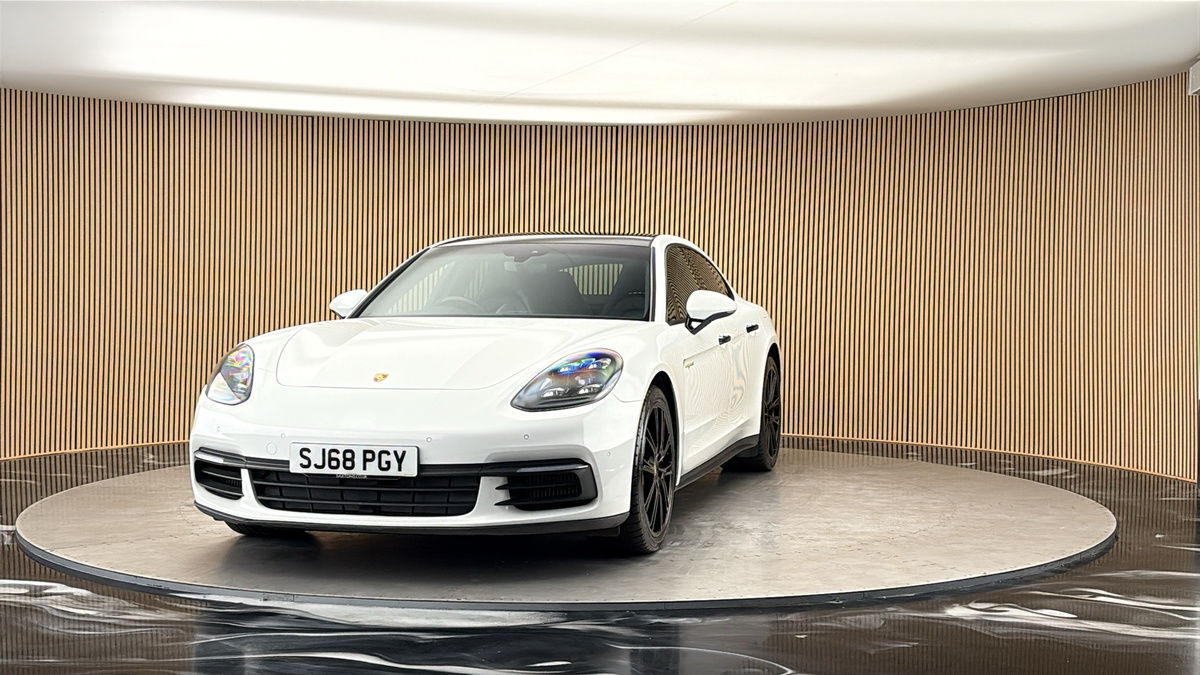 More views of Porsche Panamera