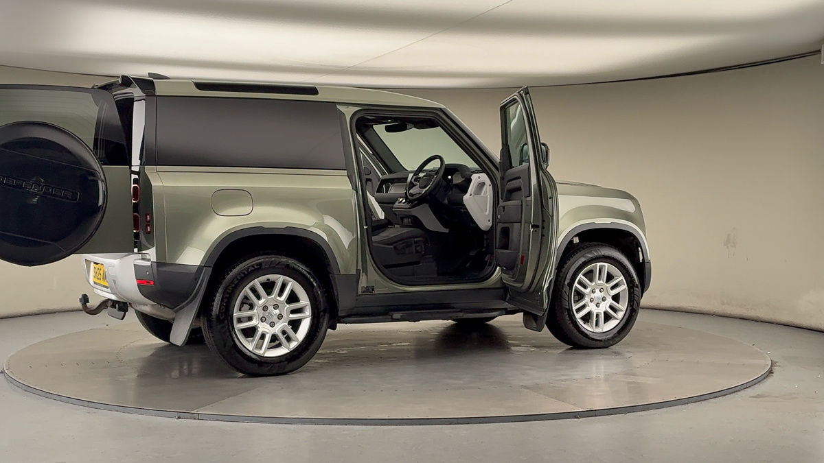 More views of Land Rover Defender 90