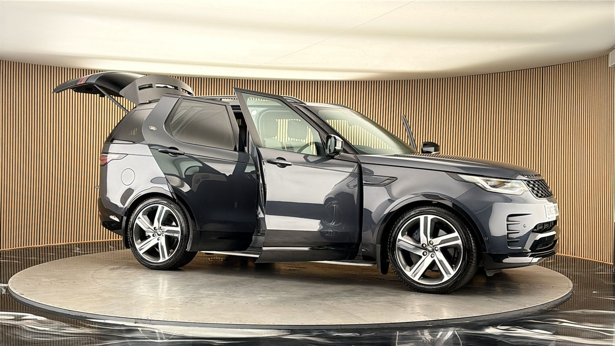 More views of Land Rover Discovery