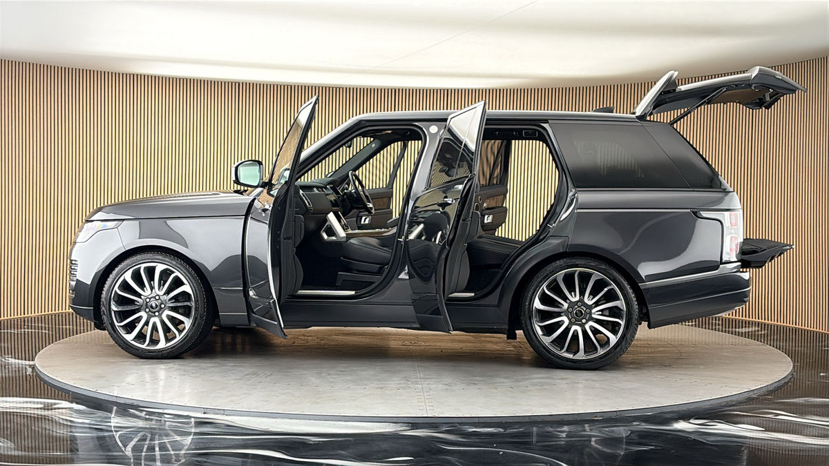 More views of Land Rover Range Rover