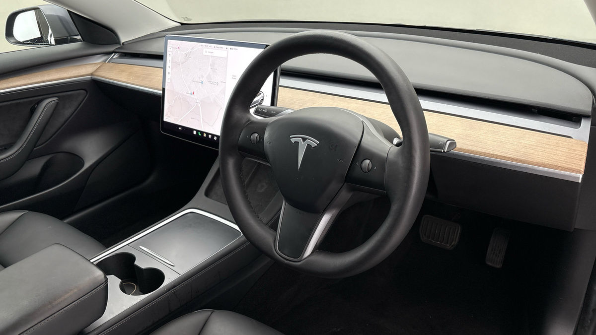 Tesla Model 3 Image 5