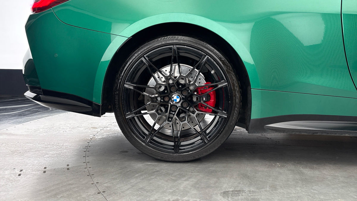 BMW M4 Image 10