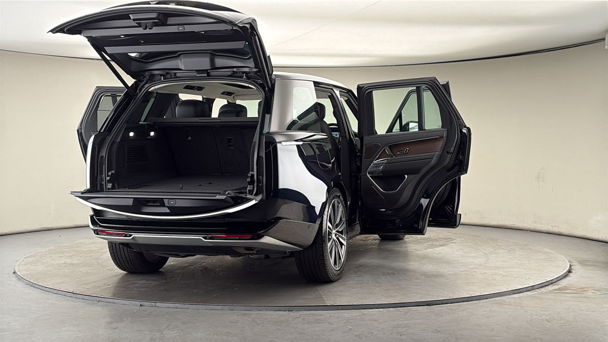 More views of Land Rover Range Rover