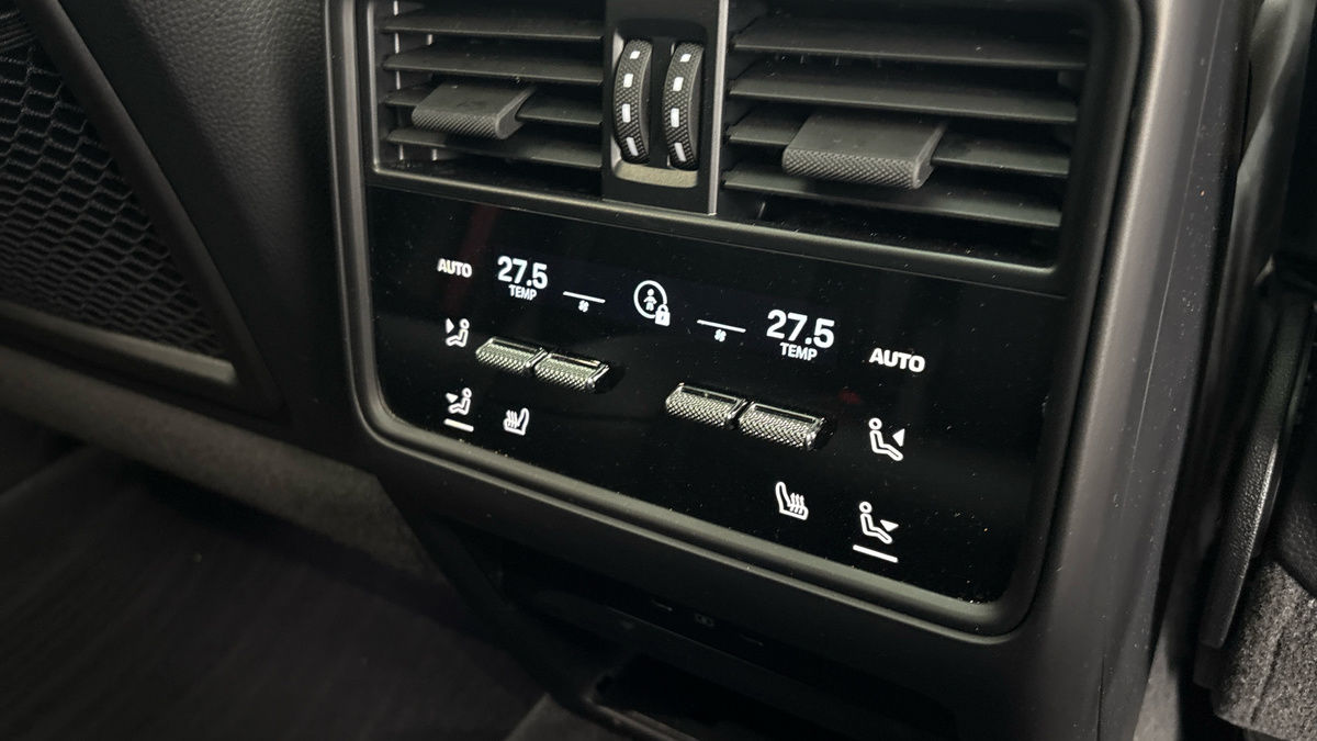 Porsche Cayenne Image 28