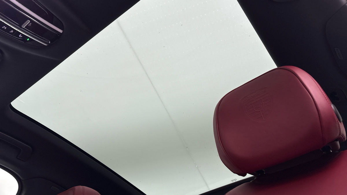 Porsche Cayenne Image 6