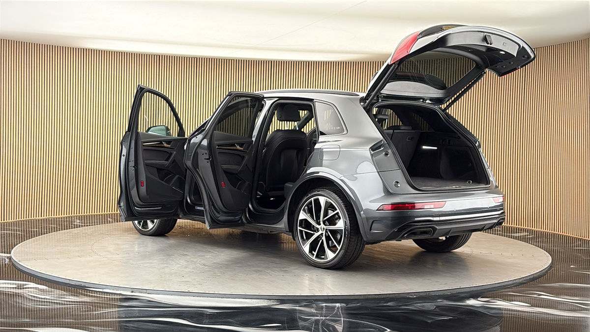 More views of Audi Q5