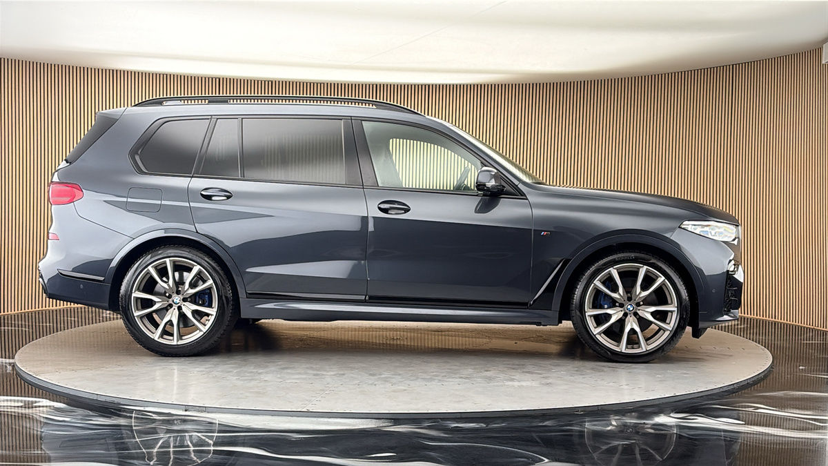 More views of BMW X7
