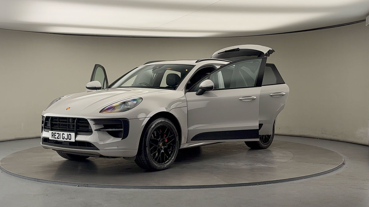 More views of Porsche Macan