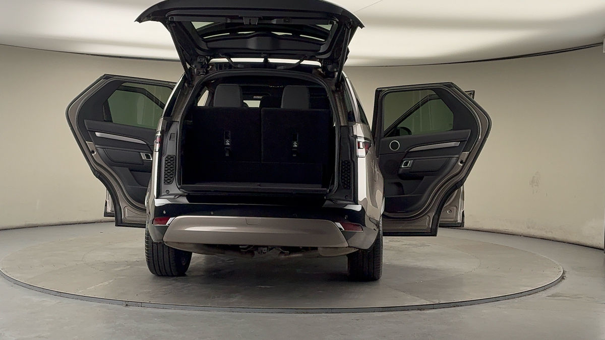 More views of Land Rover Discovery