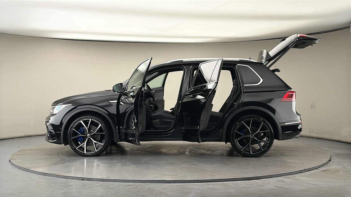 More views of Volkswagen Tiguan