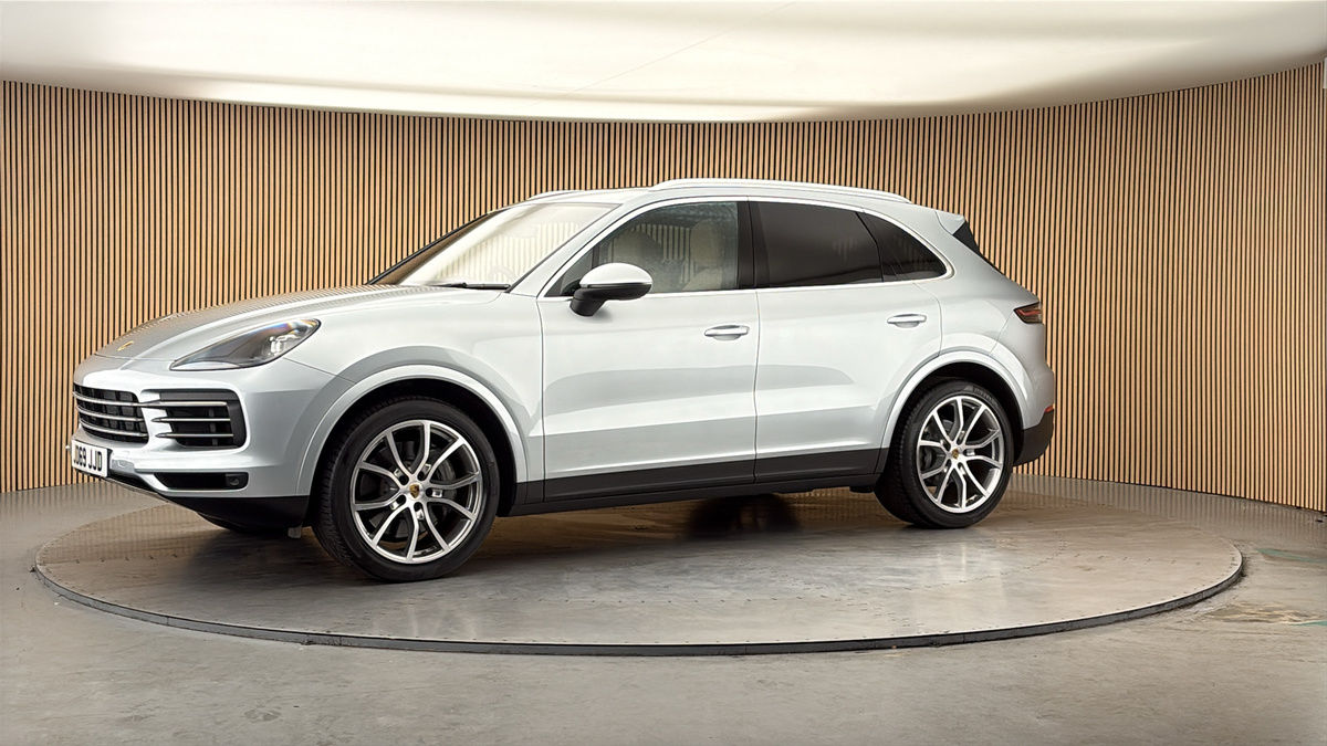 More views of Porsche Cayenne