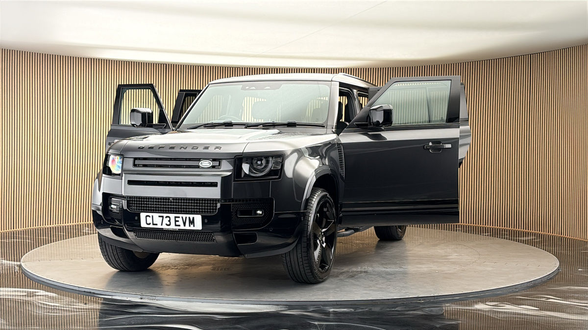 More views of Land Rover Defender 110
