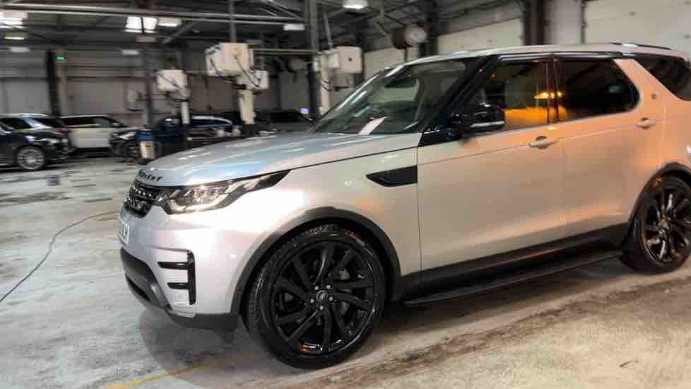 More views of Land Rover Discovery