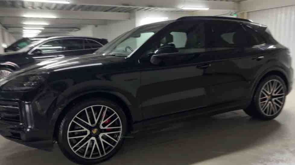 More views of Porsche Cayenne