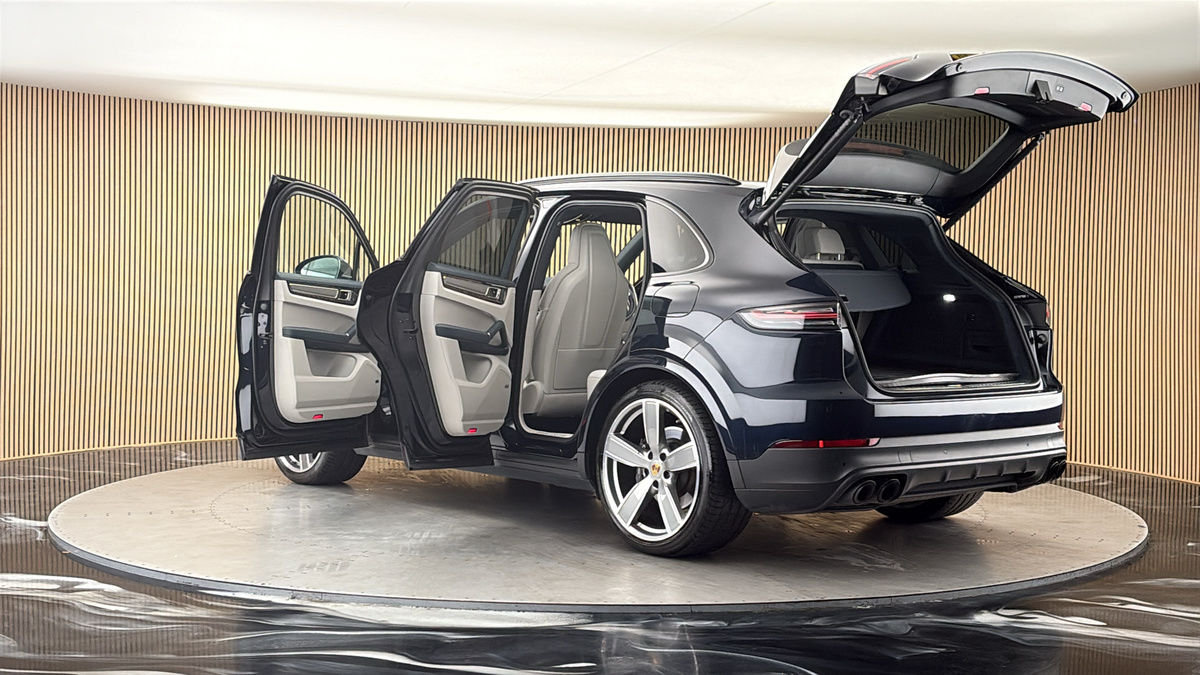 More views of Porsche Cayenne