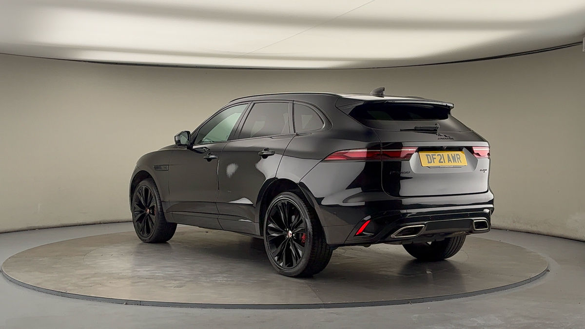 Jaguar F-PACE Image 2