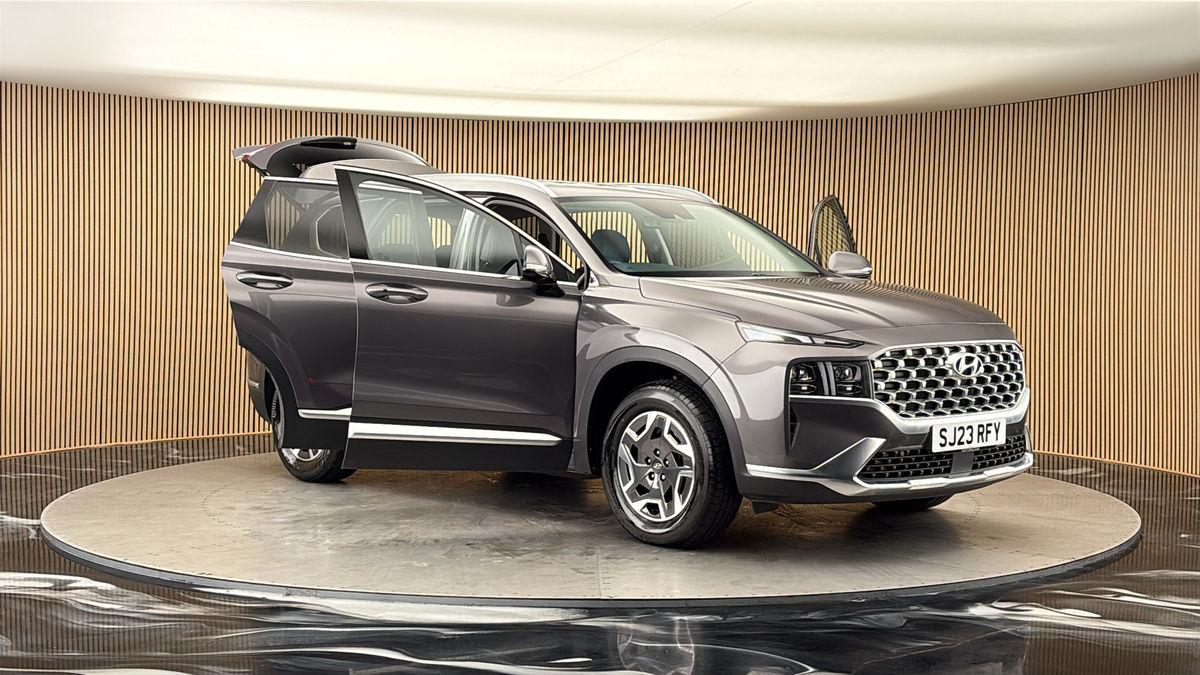 More views of Hyundai Santa Fe