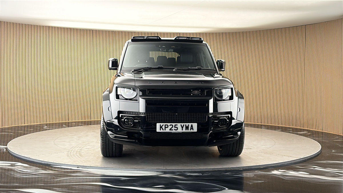 More views of Land Rover Defender 110