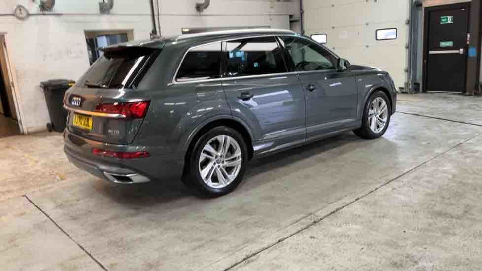 More views of Audi Q7