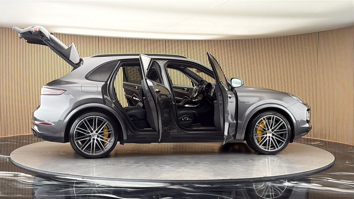 More views of Porsche Cayenne