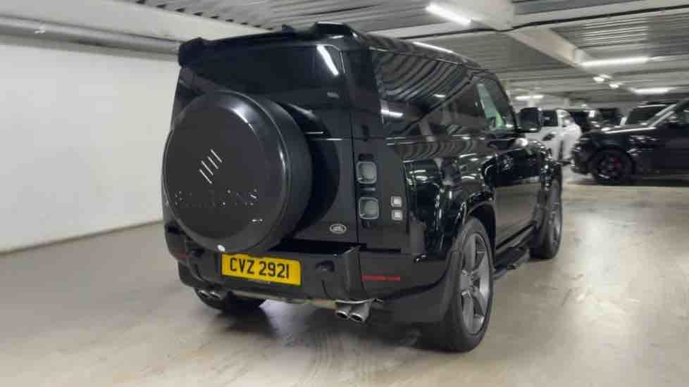 More views of Land Rover Defender 90
