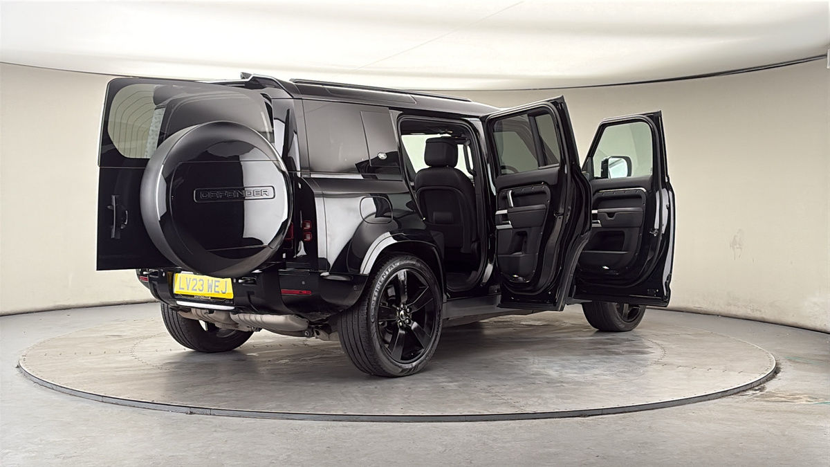 More views of Land Rover Defender 110