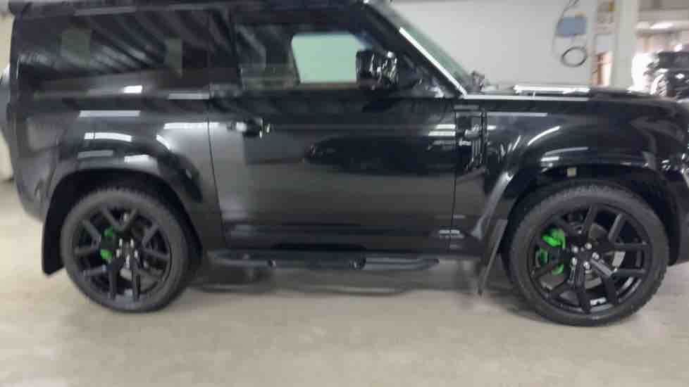 More views of Land Rover Defender 90