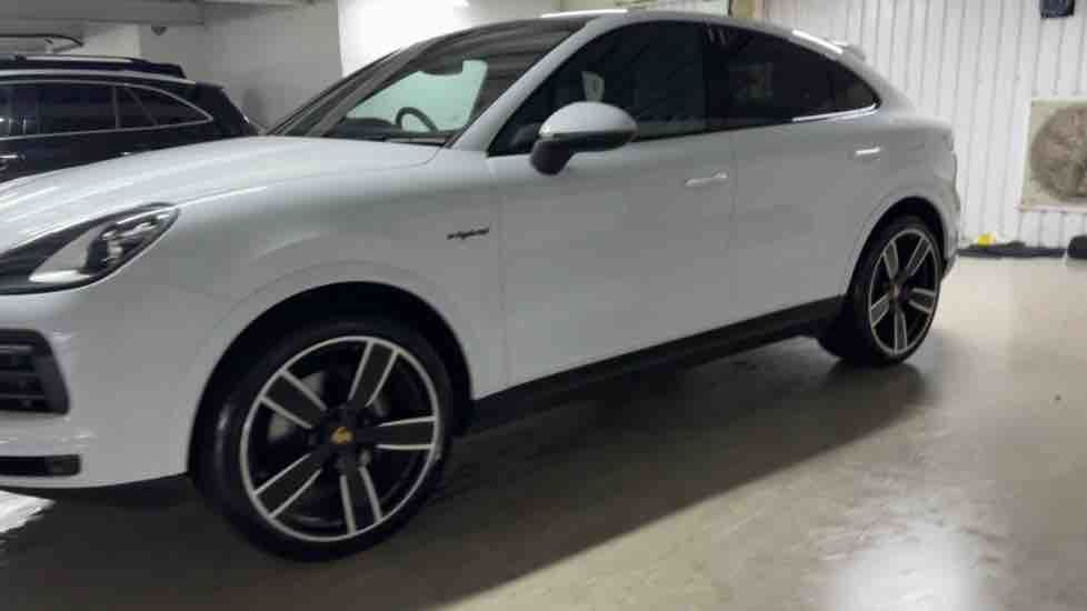 More views of Porsche Cayenne