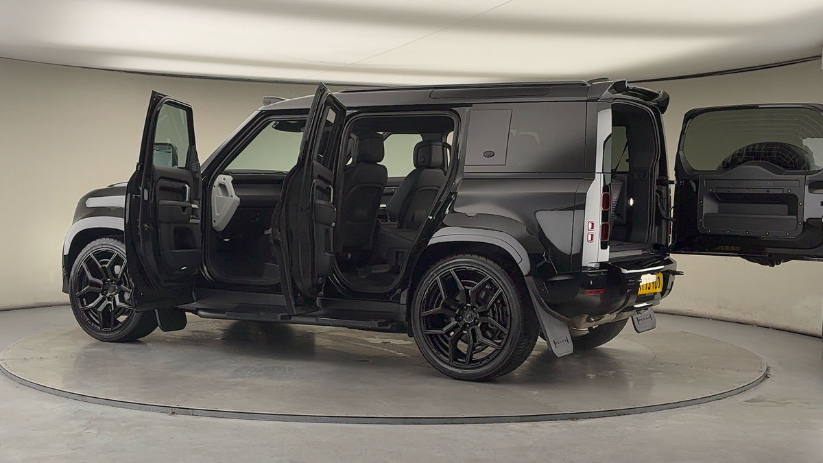 More views of Land Rover Defender 110