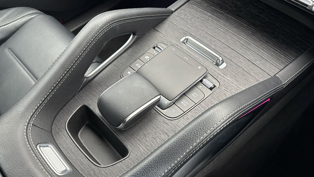 Mercedes-Benz GLE Image 18