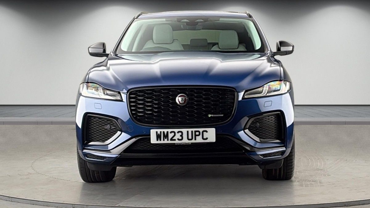 Jaguar F-PACE Image 3