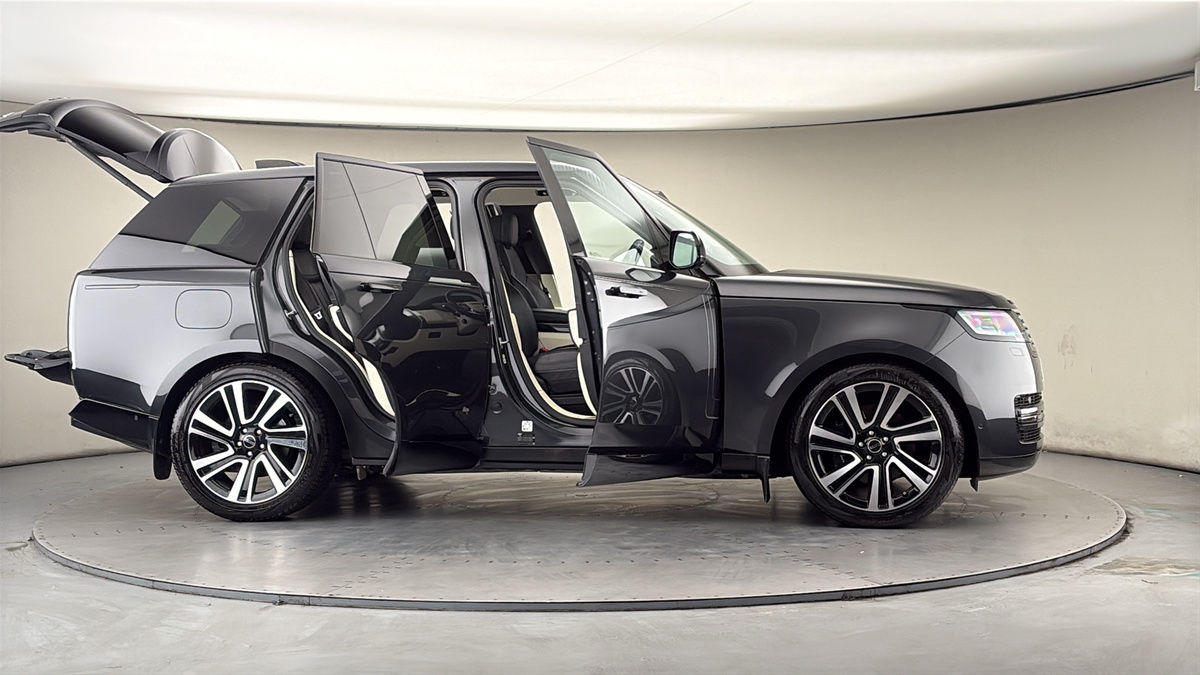 More views of Land Rover Range Rover