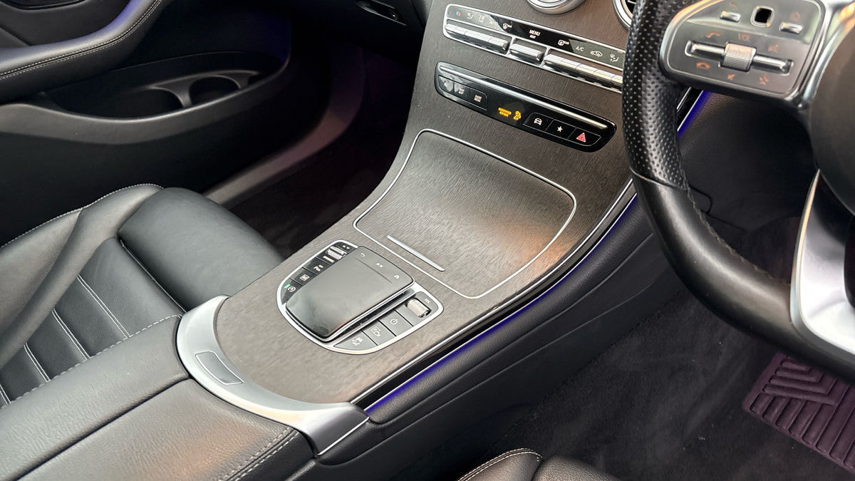 Mercedes-Benz GLC Image 18