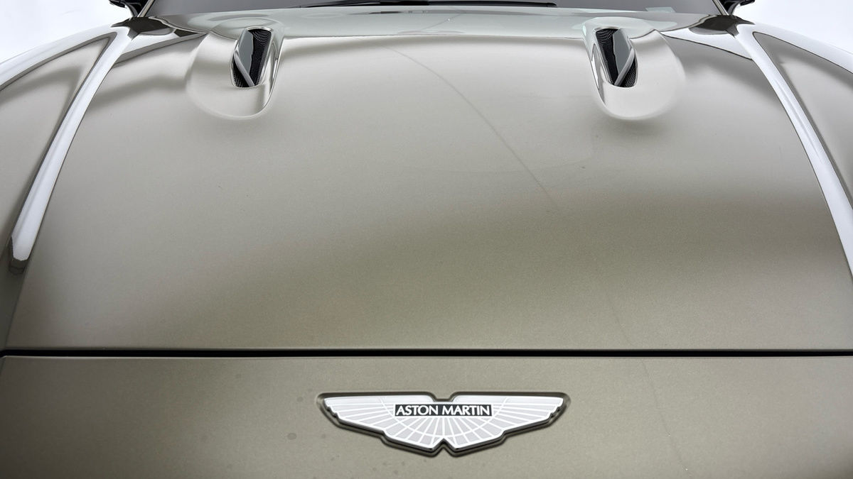 Aston Martin DBX Image 29