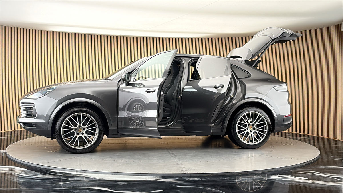 More views of Porsche Cayenne