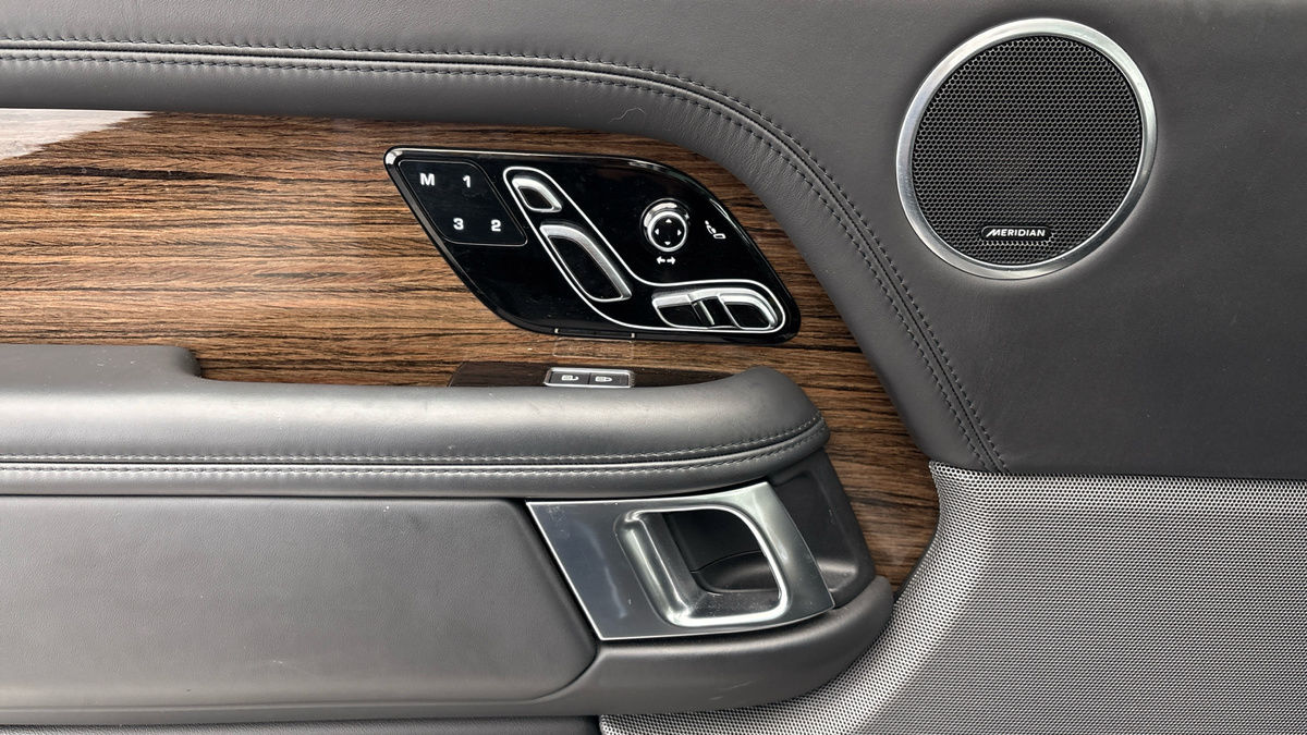 Land Rover Range Rover Image 19