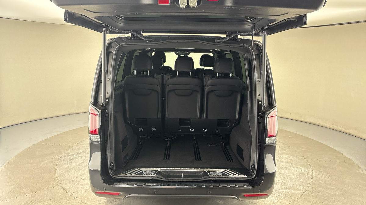 Mercedes-Benz V Class Image 11