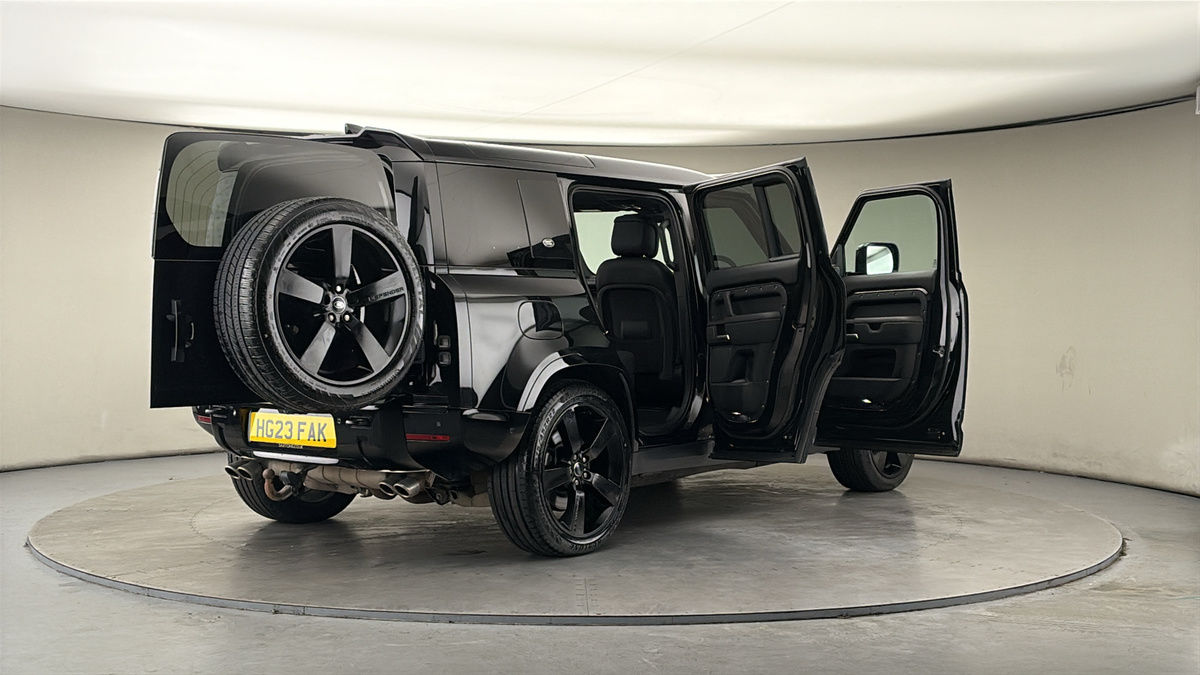 More views of Land Rover Defender 110