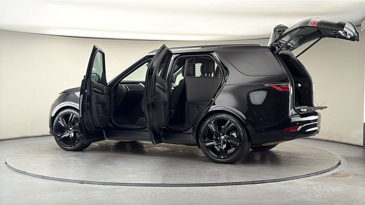 More views of Land Rover Discovery