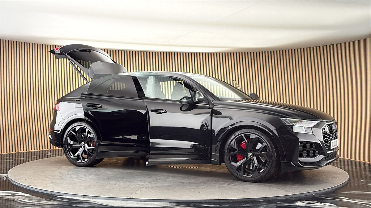 More views of Audi RSQ8