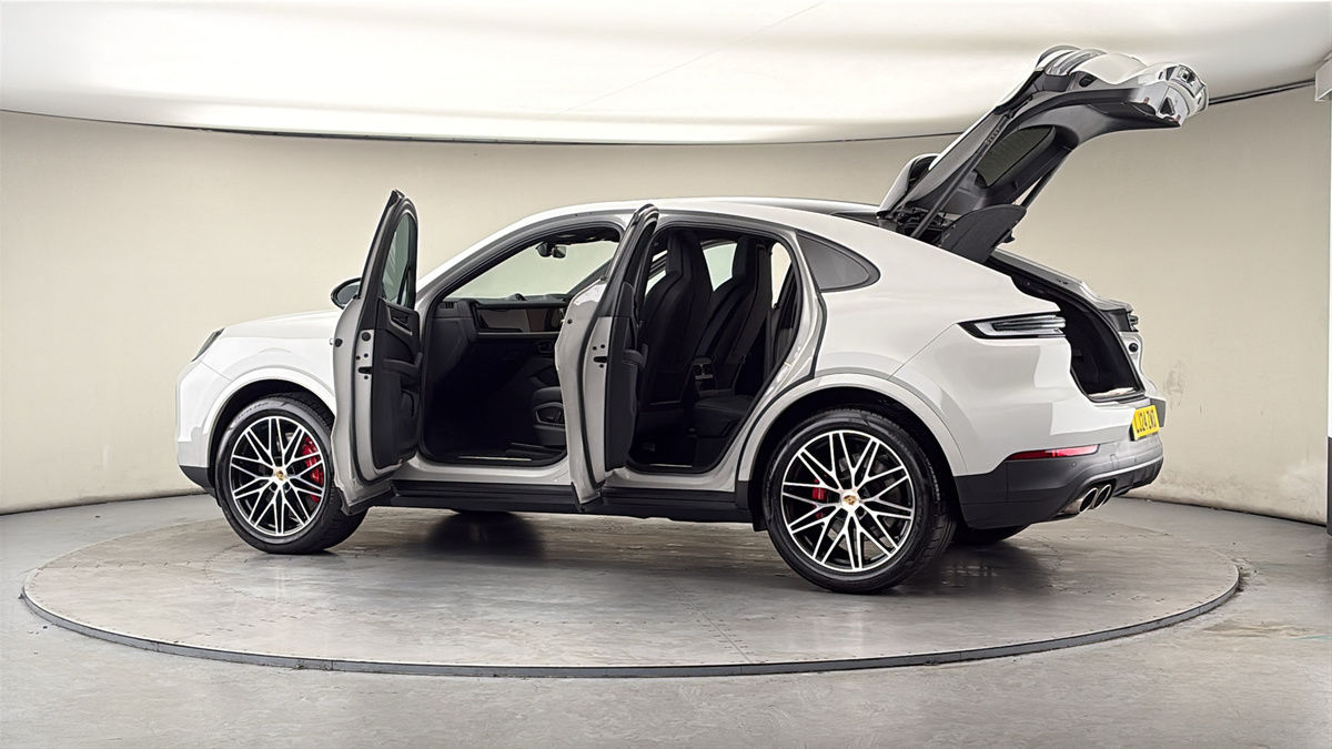 More views of Porsche Cayenne