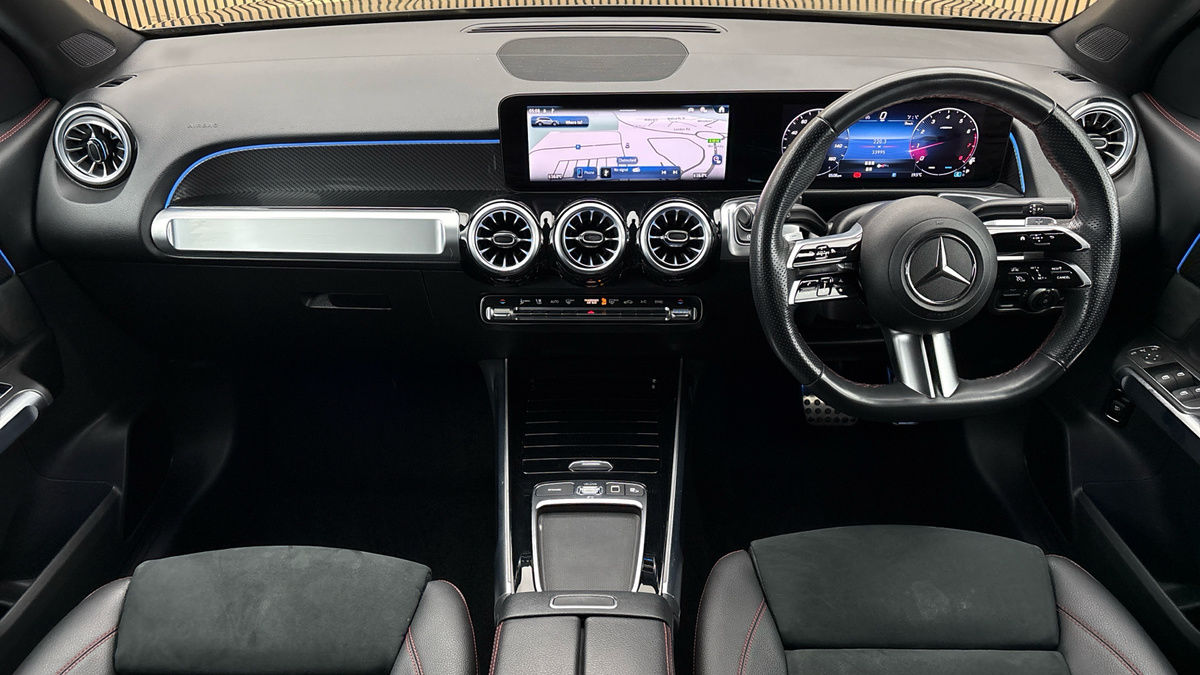 Mercedes-Benz GLB Image 12