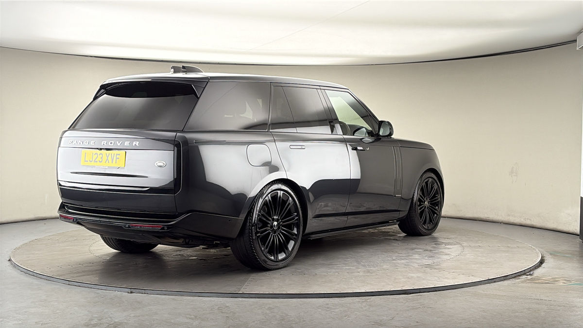 More views of Land Rover Range Rover