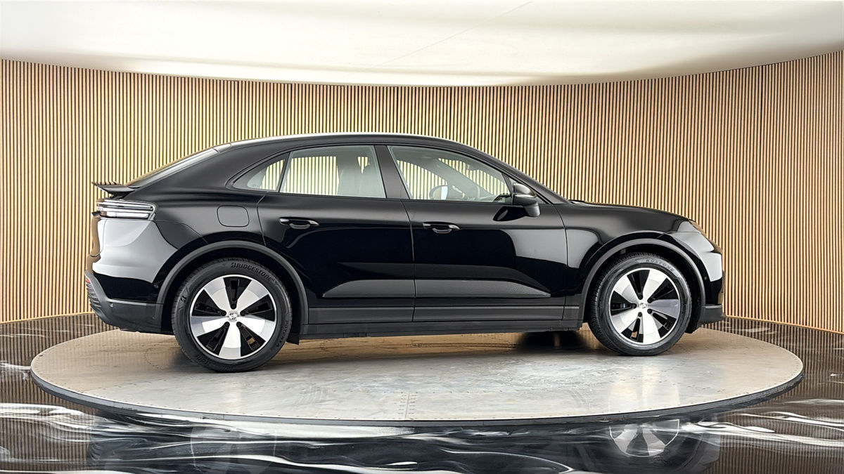 More views of Porsche Macan